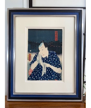 Estampe Japonaise Encadrée de Kunisada | Portrait d'acteur sur paysage nocturne de l' environnement