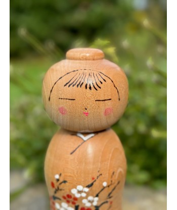 Kokeshi contemporaine de Yuho Ouchi | Fleurs de prunier l'achat 