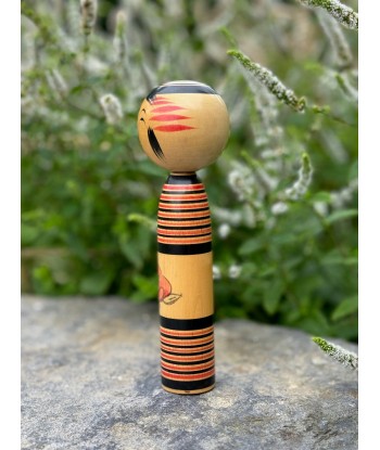 Kokeshi traditionnelle de style tsuchiyu | Fleur de pivoine les ctes