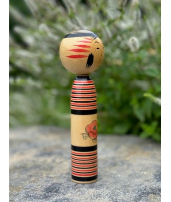 Kokeshi traditionnelle de style tsuchiyu | Fleur de pivoine les ctes