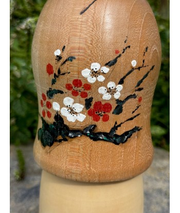 Kokeshi contemporaine de Yuho Ouchi | Fleurs de prunier l'achat 