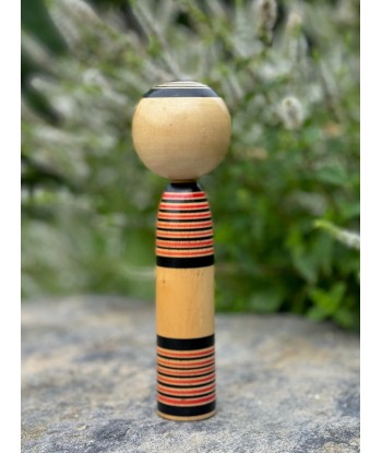 Kokeshi traditionnelle de style tsuchiyu | Fleur de pivoine les ctes