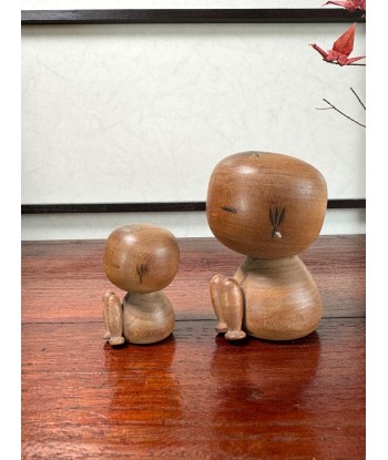 Couple de Poupées Kokeshi Créative Vintage | Kokeshi Assises offre 