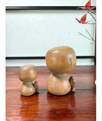 Couple de Poupées Kokeshi Créative Vintage | Kokeshi Assises offre 