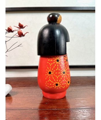 Kokeshi Créative Vintage de Kazuo Tamikazawa | Kimono rouge l'achat 