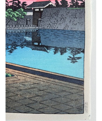 Estampe Japonaise de Hasui Kawase | Crépuscule de printemps sur le Palais Impérial de Tokyo brillant des détails fins