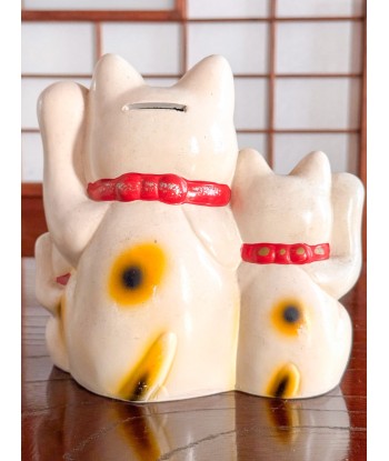 Chats Blancs en Famille - Trois Maneki Neko ouvre sa boutique