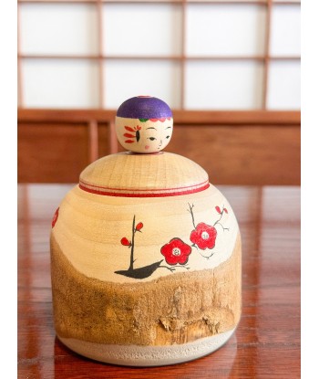 Kokeshi boîte et ses surprises cachées de Yuka Tumizuka les ctes